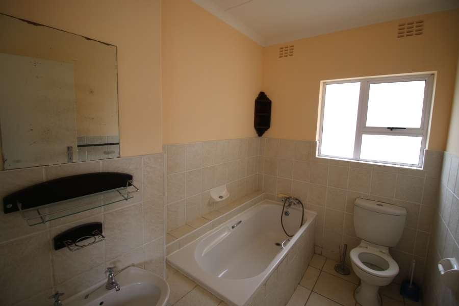 4 Bedroom Property for Sale in Beacon Bay North Eastern Cape